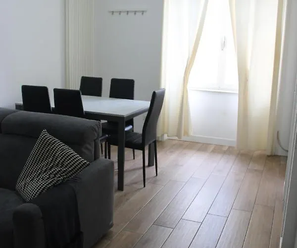 Casa Helzel 4* نابولي